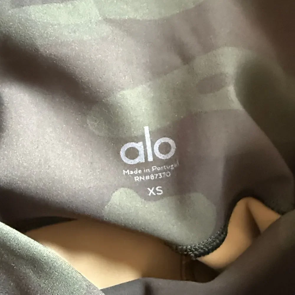ALO High Waist Camo Vapor Leggings XS